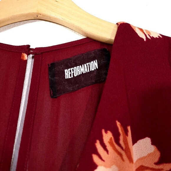 REFORMATION Gabriella Short Sleeve V-Neck Mini Dress Auburn Red Floral Print 0 - Picture 2 of 9